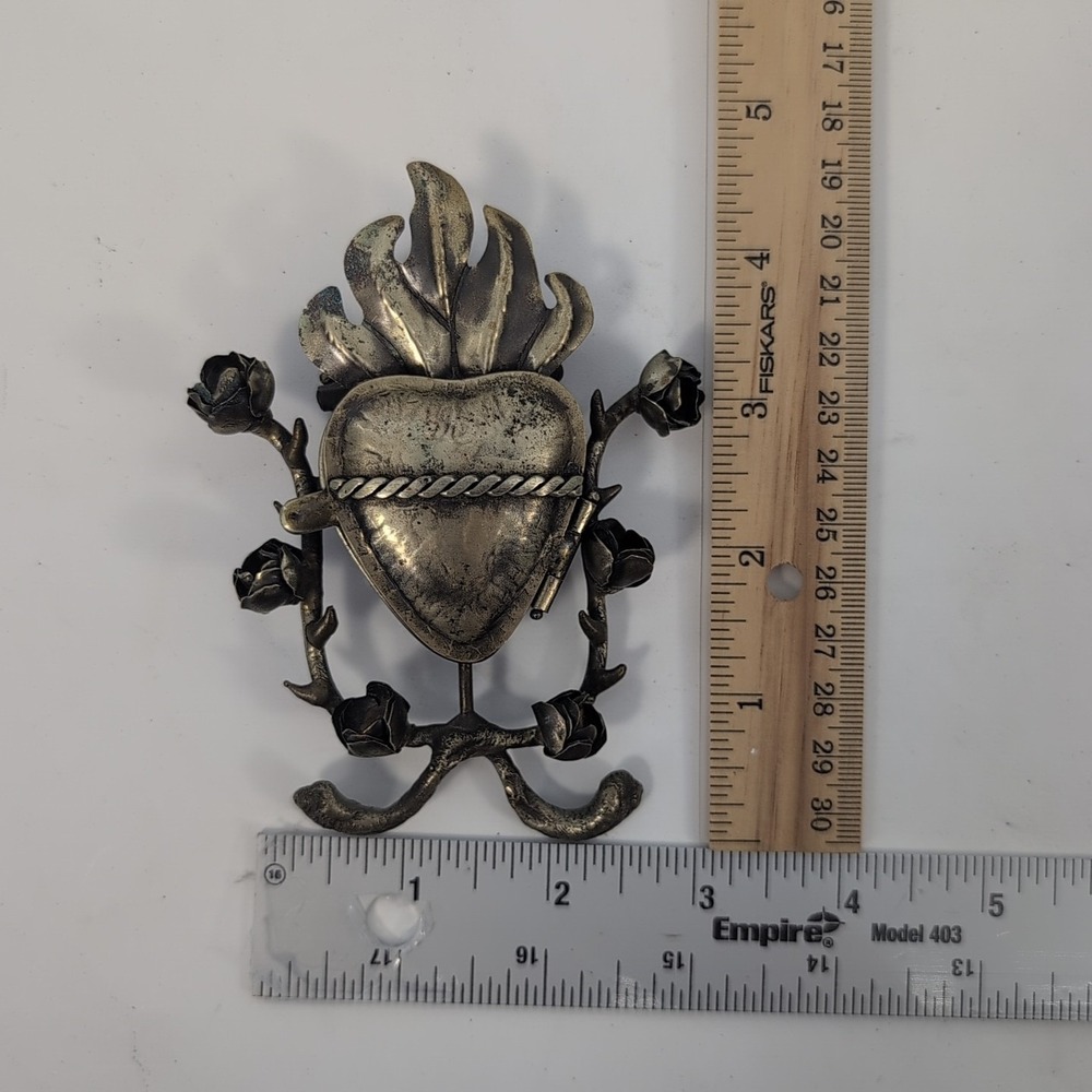 Vintage 80's Judith Roberts LaCollecion Silver Flame Sacred Heart Milagro Locket - Picture 6 of 6